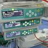 Bombas de infusion apiladas de a 3 unidades